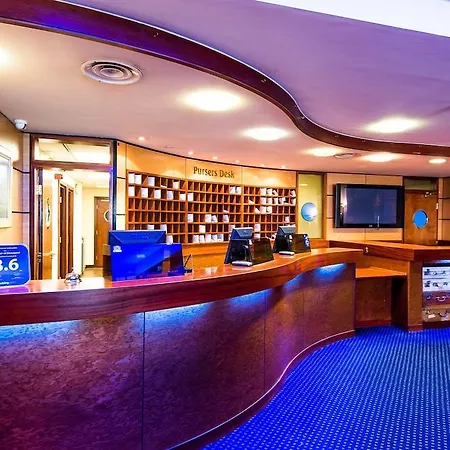 The Liner At Hotel