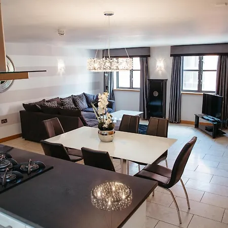 Posh Pads - 1 - Apart Otel