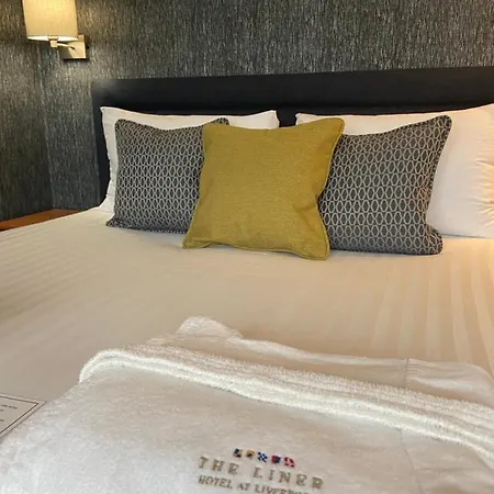 Hotel The Liner At Liverpool