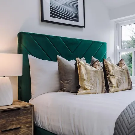 Host & - The Roscoe Coach House