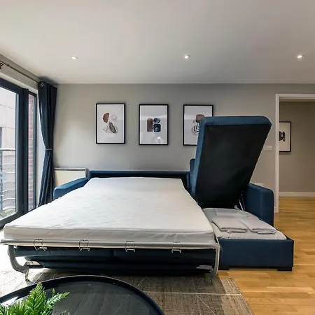 Host & - Duke Street Abode
