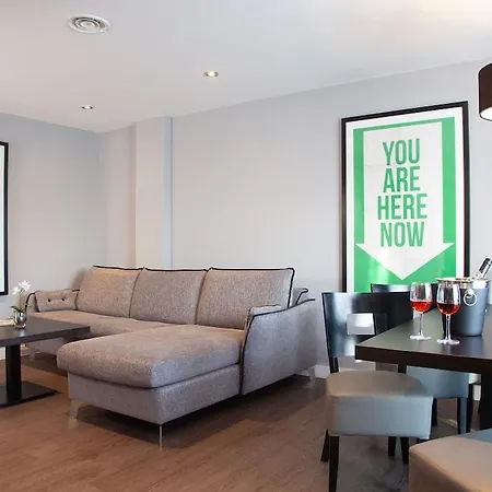Aparthotel Epic Duke Street 4*