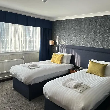 The Liner At 3* Liverpool