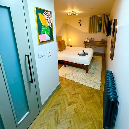 Urban Pod فندق *