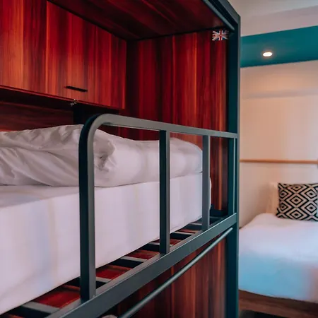 Hostel Malacuna