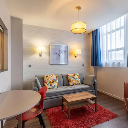 Hotel apartamentowy Adagio Centre 4*
