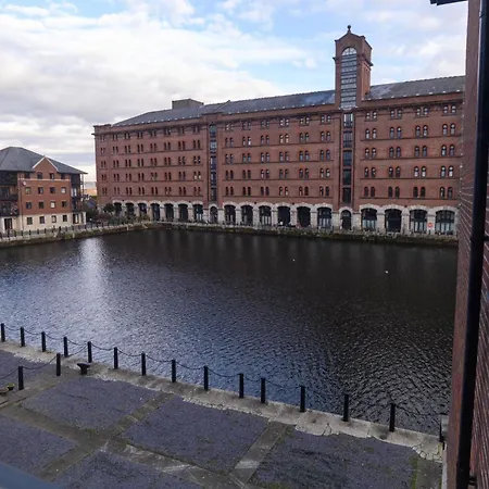 Stunning Location With River View And Parking Space Included Lägenhet