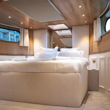 Lady Petra 2 Bedroom Luxury Barge Bådhotel *