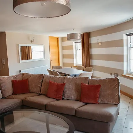 Posh Pads - 1 - Apart Otel