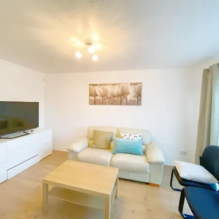 Beautiful 2 Bedroom Free Parking * Liverpool