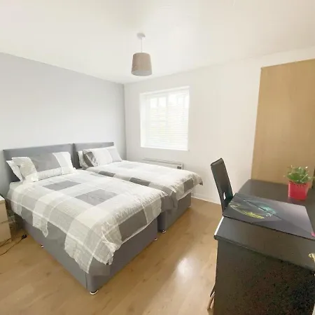 Beautiful 2 Bedroom Free Parking