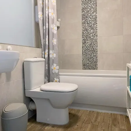 Beautiful 2 Bedroom Free Parking Liverpool