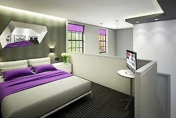 Epic Duke Street Aparthotel 4*
