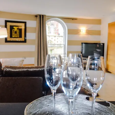 Posh Pads - 1 - 4* Liverpool