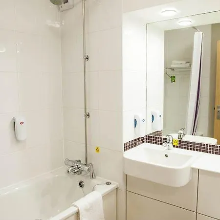 Premier Wirral - Hotel Heswall