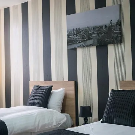 Hotel The Manor - 2*