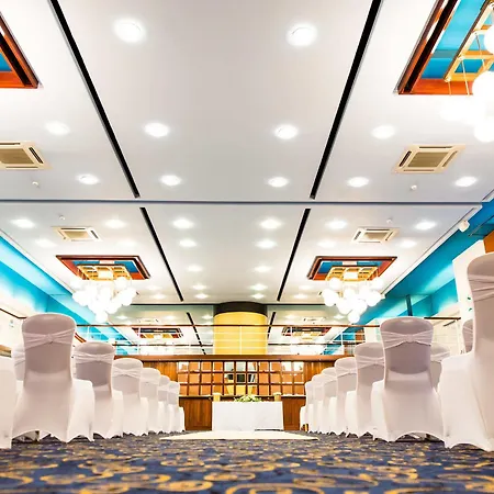 The Liner At 3*