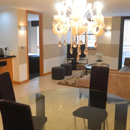 Posh Pads - 1 - Apart Otel