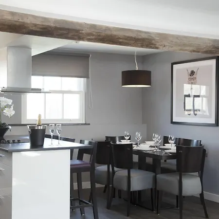 Epic Duke Street Aparthotel