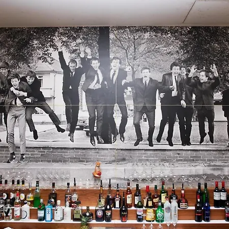 Hard Days Night Otel 4*