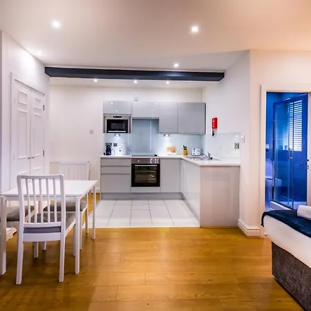Citystop - Trueman Street 4*