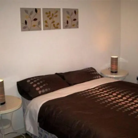 Oyo Arinza Apartments, 3*