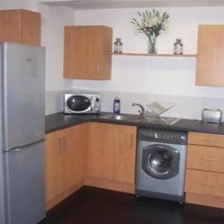 Oyo Arinza Apartments,