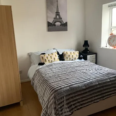 2 Bed Duplex Penthouse By Mathew Street Sleeps 6 Appartement