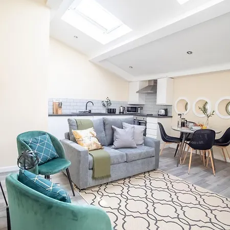 Apartment Luxe Near Albert Docks - 3 Graces - One - Business, Contract & Corporate Ready *