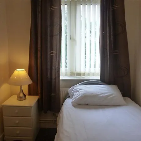 Oyo Arinza Apartments, Hotel 3*