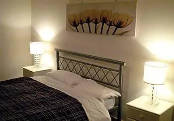 Hotel Oyo Arinza Apartments, 3*