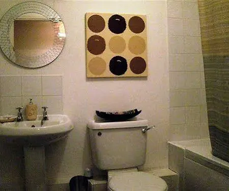 Oyo Arinza Apartments, 3*