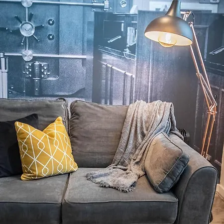 Luxe Near Albert Docks - 3 Graces - One - Business, Contract & Corporate Ready Apartment Liverpool