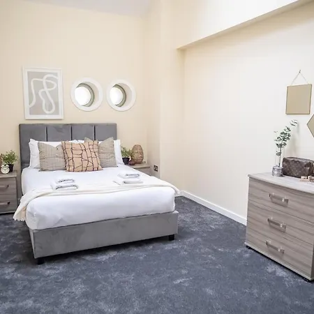 Luxe Near Albert Docks - 3 Graces - One - Business, Contract & Corporate Ready Apartment