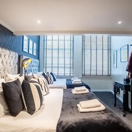 Luxe Near Albert Docks - 3 Graces - One - Business, Contract & Corporate Ready * Liverpool