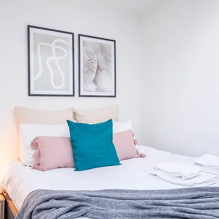 Luxe Near Albert Docks - 3 Graces - One - Business, Contract & Corporate Ready Liverpool