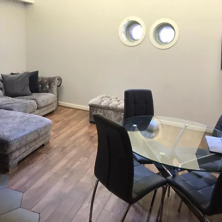 Luxe Near Albert Docks - 3 Graces - One - Business, Contract & Corporate Ready Liverpool