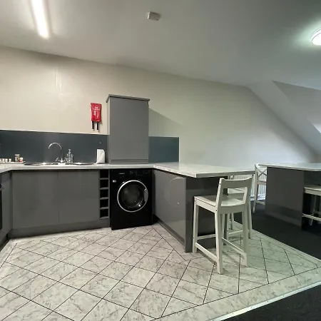 Mays - 102 Mill Street, Free Parking, 2 Minute Walk To Baltic Market And Centre - Sleep 1-10 Guests