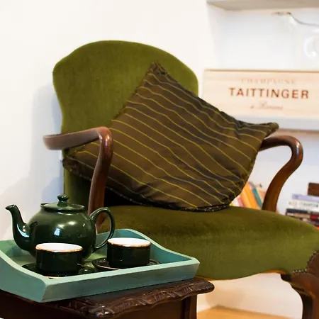Appartamento Characterful Abode With Free Parking. *