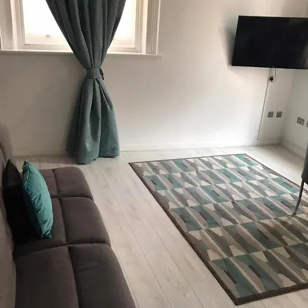 Luxe Near Albert Docks - 3 Graces - One - Business, Contract & Corporate Ready Apartment *