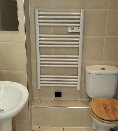 Characterful Abode With Free Parking. Appartamento Liverpool