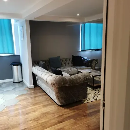 Luxe Near Albert Docks - 3 Graces - One - Business, Contract & Corporate Ready Apartment *