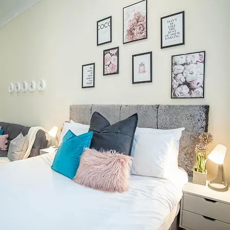 Apartment Luxe Near Albert Docks - 3 Graces - One - Business, Contract & Corporate Ready Liverpool
