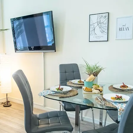 Luxe Near Albert Docks - 3 Graces - One - Business, Contract & Corporate Ready Apartment Liverpool