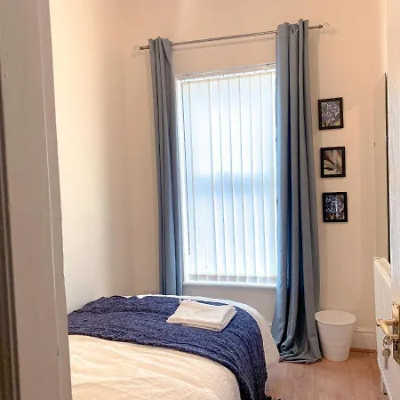 Large House Near Anfield & Town Liverpool