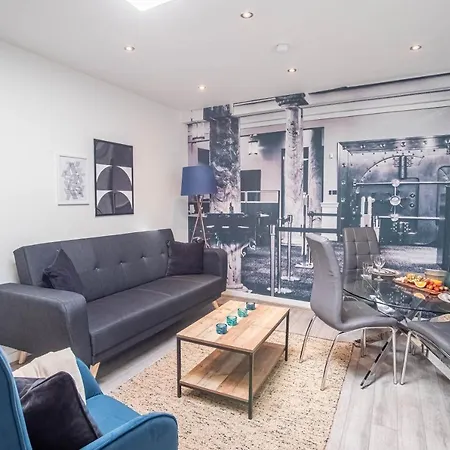 Luxe Near Albert Docks - 3 Graces - One - Business, Contract & Corporate Ready * Liverpool