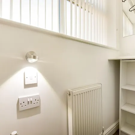 Oyo Palatine Inn 2*