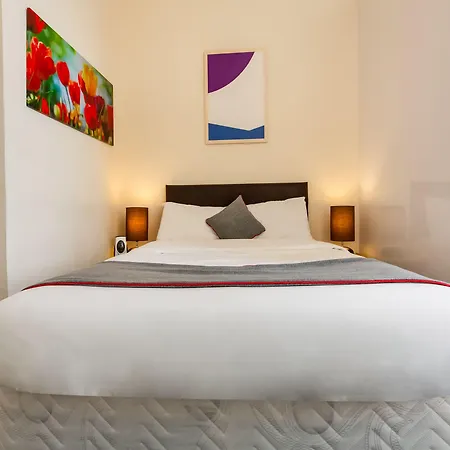 Oyo Palatine Inn 2*