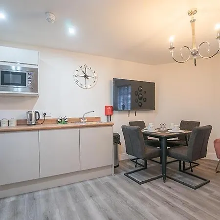 The Queens Arms Apartment *