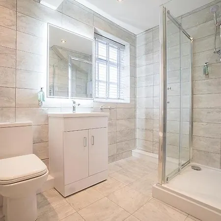 The Queens Arms Apartment *